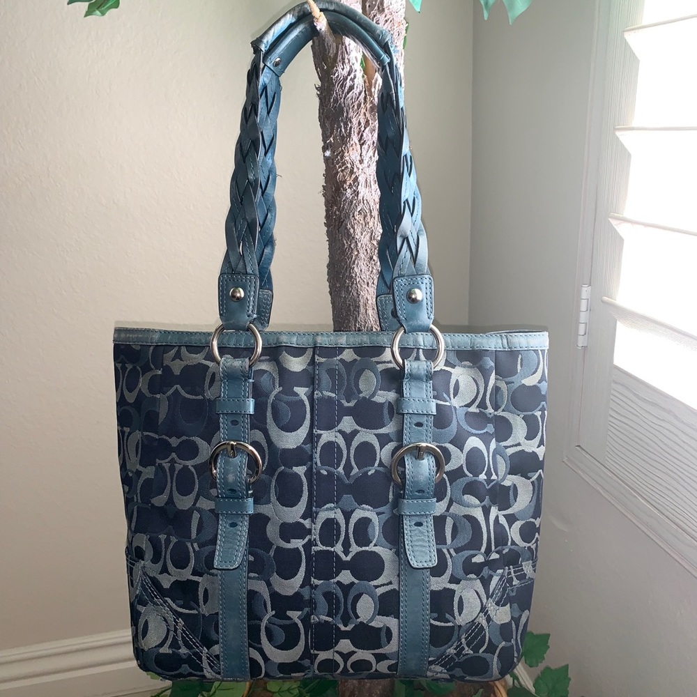 🌼Final Price 🌼 Signature Coach Shoulder Bag